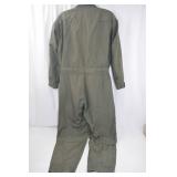 Minnesota Vikings XL T-Shirt and Olive Green Flight Suit Bundle Minnesota Vikings XL T-Shirt and Olive Green Flight Suit Bundle