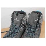 Vasque 7252 Breeze AT Kids Hiking Boots - Size 1