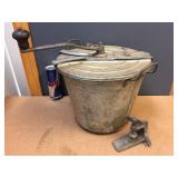 Antique Majestic No. 40 Bread Maker - 1906 Antique Majestic No. 40 Bread Maker - 1906