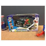 Muscle Machines/Stampeders Xtreme Rides - Toy Snowmobile Muscle Machines/Stampeders Xtreme Rides - Toy Snowmobile
