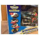 Muscle Machines/Stampeders Xtreme Rides - Toy Snowmobile Muscle Machines/Stampeders Xtreme Rides - Toy Snowmobile