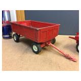 Nifty Vintage ERTL Tractor/Implement Set - International Nifty Vintage ERTL Tractor/Implement Set - International