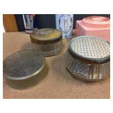 Vintage Makeup Powder Boxes - Buttons Vintage Makeup Powder Boxes - Buttons