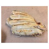 4 Vintage Leather Ball Gloves - Right Hand Throw 4 Vintage Leather Ball Gloves - Right Hand Throw