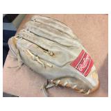 4 Vintage Leather Ball Gloves - Right Hand Throw 4 Vintage Leather Ball Gloves - Right Hand Throw