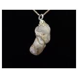 .925 Sterling Silver White Agate Pendant Necklace .925 Sterling Silver White Agate Pendant Necklace
