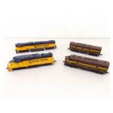Lot of 4 HO Gauge Powered Locomotive Pairs Lot of 4 HO Gauge Powered Locomotive Pairs
