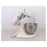 WORKING and VERY CLEAN Kitchen Aid Classic Mixer WORKING and VERY CLEAN Kitchen Aid Classic Mixer