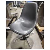 Knoll Chair without Wheels (585099) Knoll Brand Tag or Markings Not Present Knoll Chair without Wheels (585099) Knoll Brand Tag or Markings Not Present