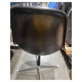 Knoll Chair without Wheels (585099) Knoll Brand Tag or Markings Not Present Knoll Chair without Wheels (585099) Knoll Brand Tag or Markings Not Present