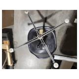 Knoll Chair without Wheels (585099) Knoll Brand Tag or Markings Not Present Knoll Chair without Wheels (585099) Knoll Brand Tag or Markings Not Present
