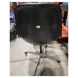 Knoll Chair With Wheels (585098) Knoll Brand Sticker or Mark Not Present Knoll Chair With Wheels (585098) Knoll Brand Sticker or Mark Not Present