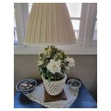 Sweet White Ceramic Basket Table Lamp