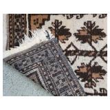 Wool Area Rug ~ 25 x 38