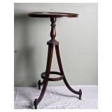 Beautiful Vintage Art Deco Round Pedestal Accent Table