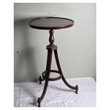 Beautiful Vintage Art Deco Round Pedestal Accent Table