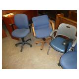 Blue Swivel Office Chairs x 5 Blue Swivel Office Chairs x 5