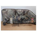 Hoyt Intruder RH Compound Bow with Arrows and Case