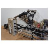 Hoyt Intruder RH Compound Bow with Arrows and Case