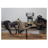 Hoyt Intruder RH Compound Bow with Arrows and Case