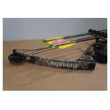 Hoyt Intruder RH Compound Bow with Arrows and Case