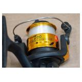 XM 200-3 Right Handed Fishing Reel