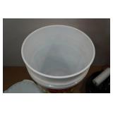 Vexilar FL-8 SLT Flasher with Frabill Sit-N-Fish Bucket