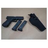 Glock 17 Gen 2 9mm Semi-Auto Pistol - 3 Magazines