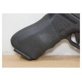 Glock 17 Gen 2 9mm Semi-Auto Pistol - 3 Magazines