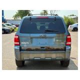 2011 FORD ESCAPE XLT *All Wheel Drive | 2 Owner | No Accidents | Prior Certified Pre-Owned* (NO RESERVE)