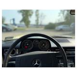 1976 MERCEDES 240V