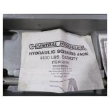 HYD SCISSOR JACK 4400 LB MADE BY CENTRAL HYDRAULICS LIKE NEW HYD SCISSOR JACK 4400 LB MADE BY CENTRAL HYDRAULICS LIKE NEW