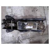 2 1/2 TON FLOOR JACK MISSING HANDLE BUT WORKS AS IT SHOULD 2 1/2 TON FLOOR JACK MISSING HANDLE BUT WORKS AS IT SHOULD