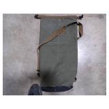 20L YUKON OUTFITTERS DRY BAG LIKE NEW COND. 20L YUKON OUTFITTERS DRY BAG LIKE NEW COND.