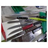 LG LOT ON KITCHEN KNIVES AND CUTTING BOARDS LG LOT ON KITCHEN KNIVES AND CUTTING BOARDS