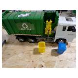 RECYCLE TRUCK THAT FUNCTIONS LIKE A REAL TRUCK RECYCLE TRUCK THAT FUNCTIONS LIKE A REAL TRUCK