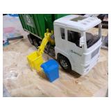 RECYCLE TRUCK THAT FUNCTIONS LIKE A REAL TRUCK RECYCLE TRUCK THAT FUNCTIONS LIKE A REAL TRUCK
