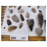 GREAT LOT OF ARROW HEADS WITH A LOT OF  VARIETY GREAT LOT OF ARROW HEADS WITH A LOT OF  VARIETY