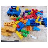 MEGA BLOCK ASST W/CAR & PEG N BLOCK TOY MEGA BLOCK ASST W/CAR & PEG N BLOCK TOY