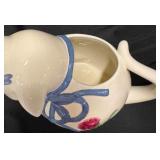 Poppies on Blue Kitten Creamer Poppies on Blue Kitten Creamer