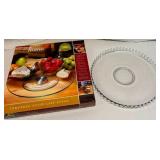2 Glass Round Serving Trays 2 Glass Round Serving Trays