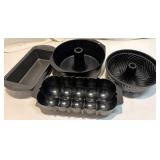 Lot of Baking Pans Lot of Baking Pans