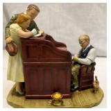Norman Rockwell Figurine "The Marriage License" Norman Rockwell Figurine "The Marriage License"