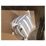 Hampton Bay 18 in. x 18 in. x 18 in. White and Blue Square Outdoor Pouf with Tassel   Customer Returns See Pictures