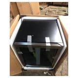 Avanti DESIGNER Series Beverage Center, 126 Can Capacity, in Stainless Steel   Customer Returns See Pictures