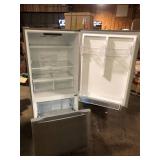 Vissani 18.7 cu. ft. Bottom Freezer Refrigerator in Stainless Steel Damaged Customer Returns See Pictures