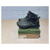 KEEN Zionic Mid Waterproof Hiking Boots for Men Size 9. 5 KEEN Zionic Mid Waterproof Hiking Boots for Men Size 9. 5