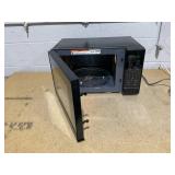 Mainstays 1.1 Cu. ft Microwave Oven #MS8436193153-03 Mainstays 1.1 Cu. ft Microwave Oven #MS8436193153-03