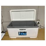 Igloo 150 Quart MaxCold Cooler XL Igloo 150 Quart MaxCold Cooler XL
