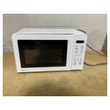 Magic Chef 0.7 cu. ft. Countertop Microwave #HMM770W3 Magic Chef 0.7 cu. ft. Countertop Microwave #HMM770W3